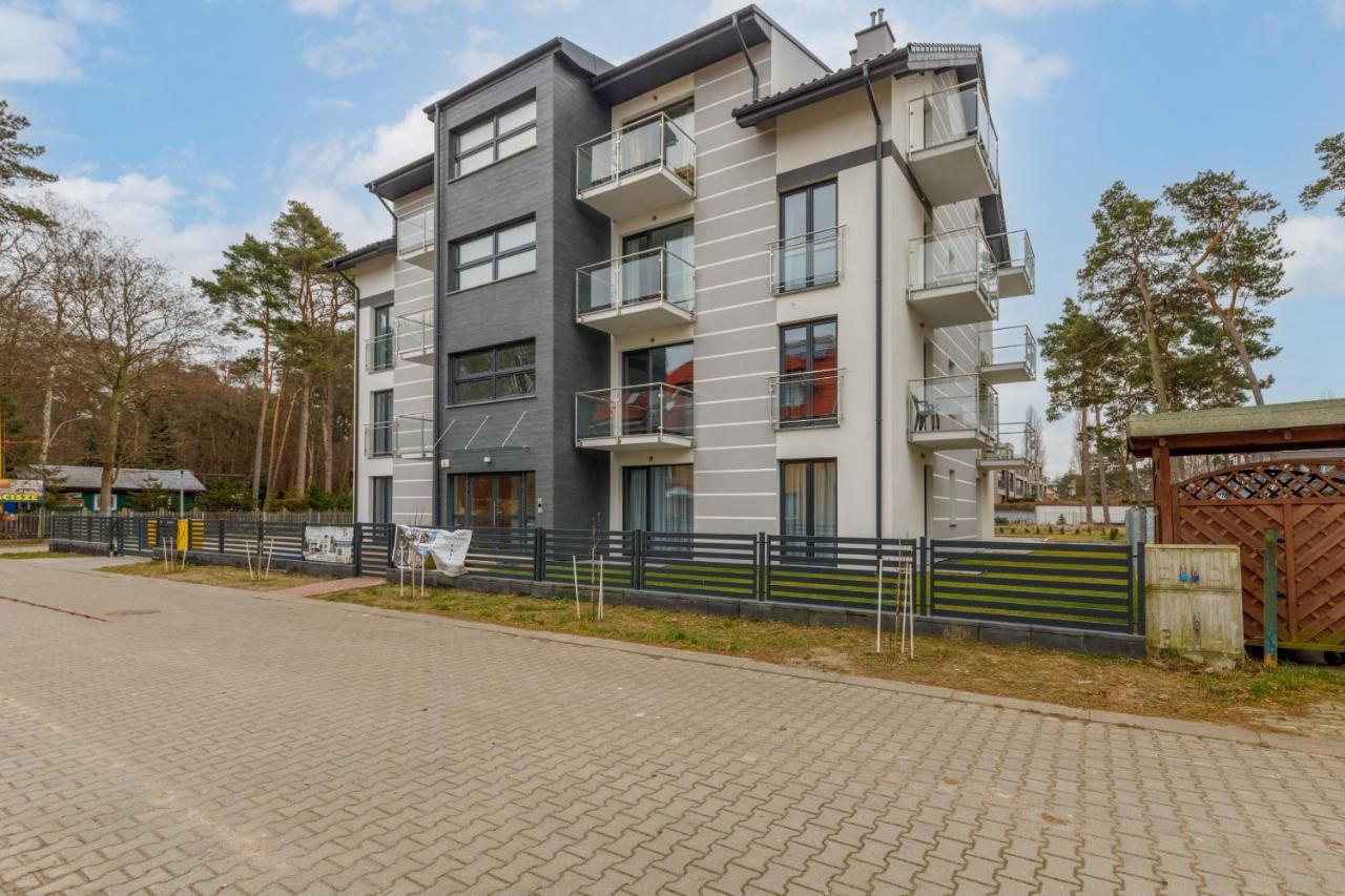 Apartment With Parking 500 M From The Sea By Noclegi Renters Międzywodzie Kültér fotó